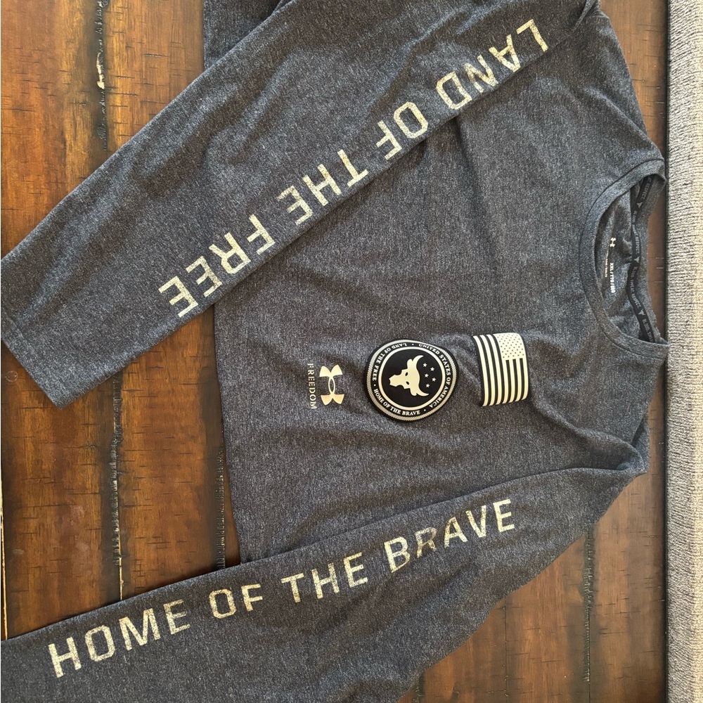 Under Armour Gray Loose Fit T-Shirt - Picture 2 of 4